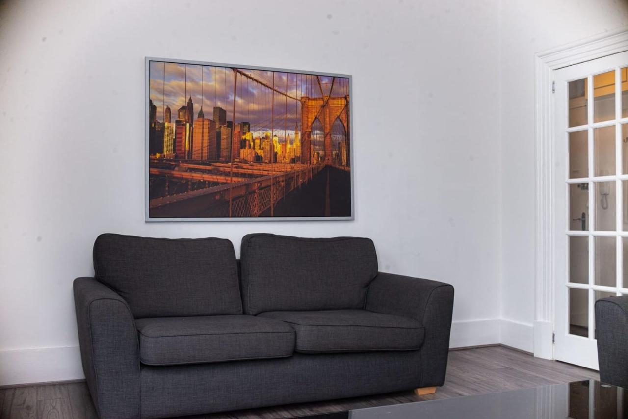 Aberdeen City Centre Flat: 2-Bedroom with Parking Exterior photo