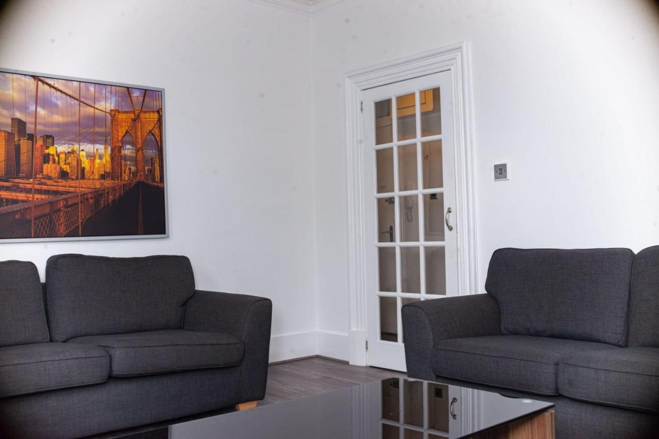 Aberdeen City Centre Flat: 2-Bedroom with Parking Exterior photo
