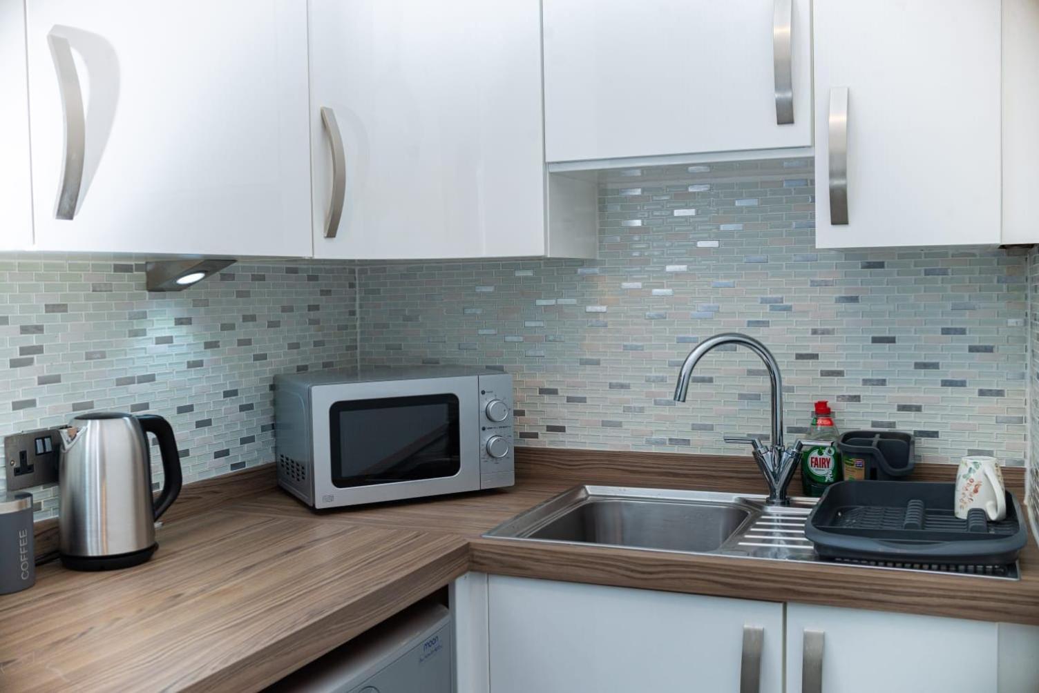 Aberdeen City Centre Flat: 2-Bedroom with Parking Exterior photo